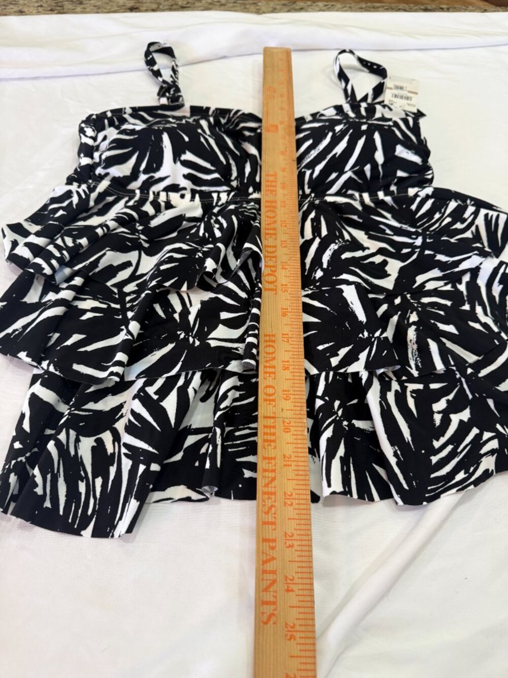 Island Escape Black White Tropical Underwire Tankini Swim Top NWT Size 12 - Picture 8 of 9